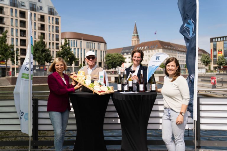 Auch in diesem Jahr trifft “der Käse den Wein” am Kieler Bootshafen