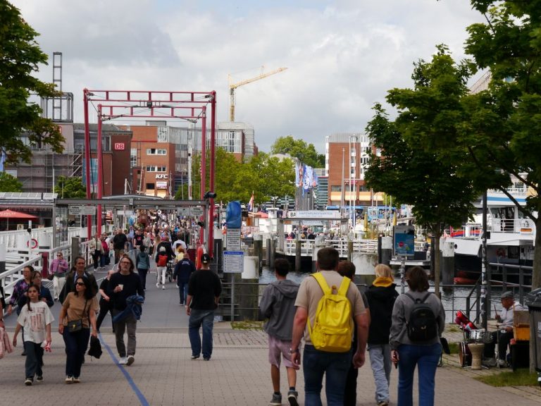 Kieler Woche 2026: Das größte Sommerfest des Nordens lädt zum maritimen Ausnahmezustand