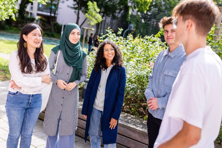 Studentenwerk SH lädt ein: Gut ankommen in Deutschland: „How to handle Germany“ gibt Orientierung